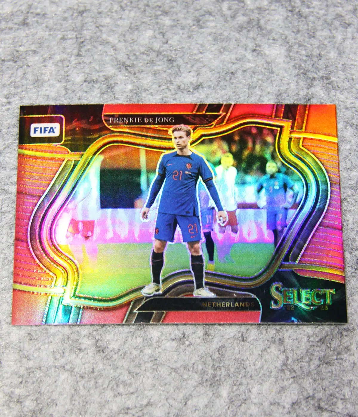 2022-23 Frenkie de Jong #233 Panini Select FIFA Soccer Field Level Red Prizm