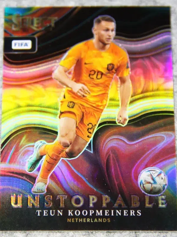 2022-23 Teun Koopmeiners #24 Panini Select FIFA Soccer Unstoppable Silver Prizm