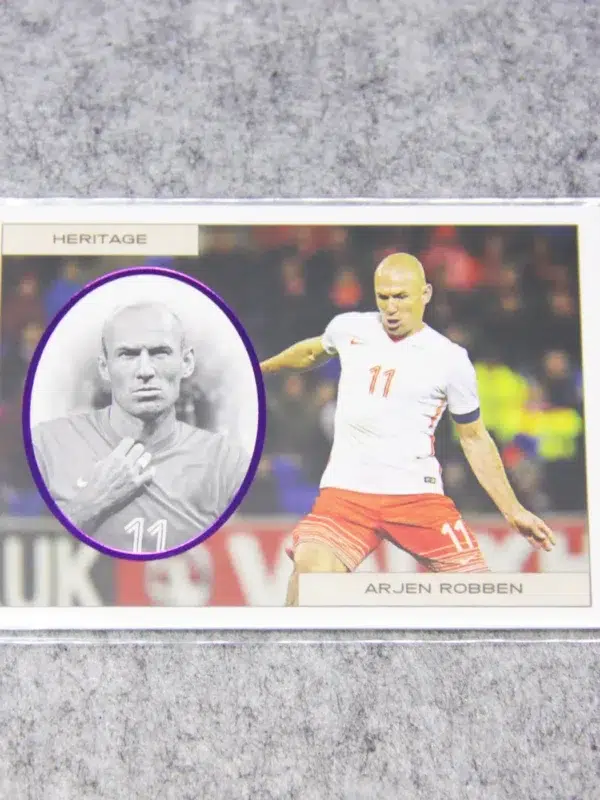 2023 Arjan Robben - Xavi Simons #HG056 Futera Unique Football Heritage Purple /29 Error Card