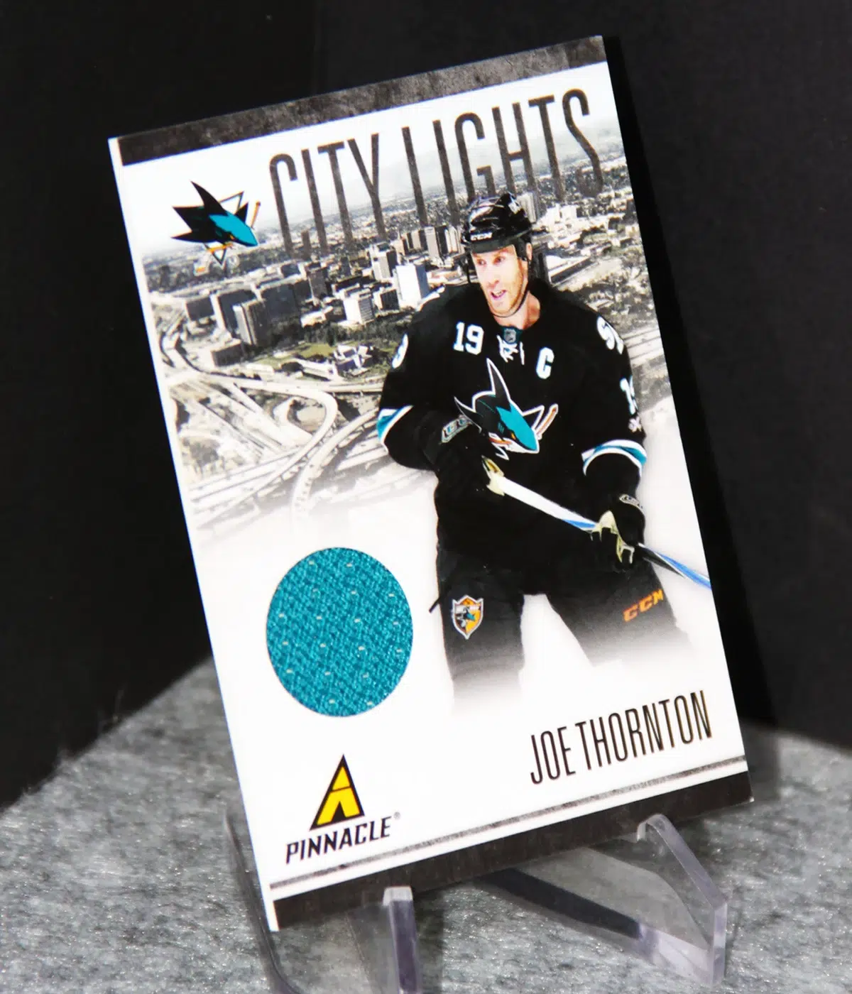 2010 11 Joe Thornton #70 Pinnacle City Lights of 499 - stand
