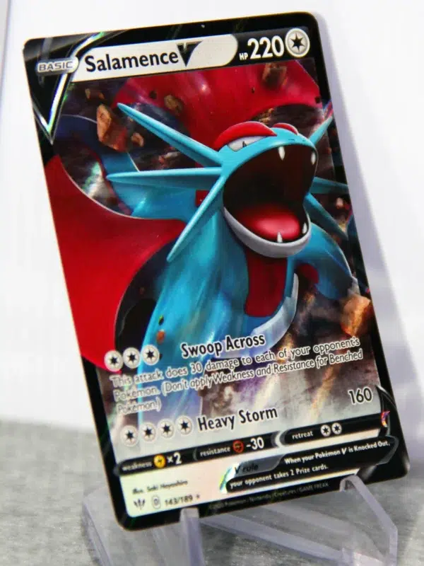 2020 Salamence V #143 189 Pokemon Darkness Ablaze Ultra Rare Holo - stand
