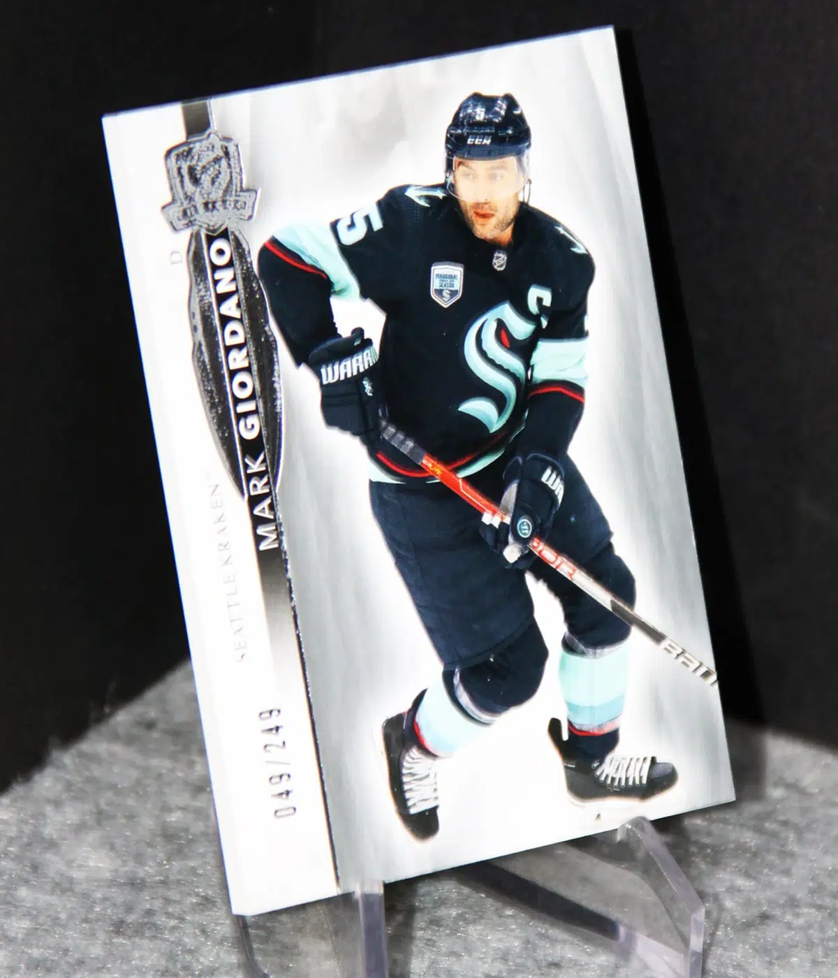 2021 22 Mark Giordano #51 Upper Deck The Cup of 249 - stand