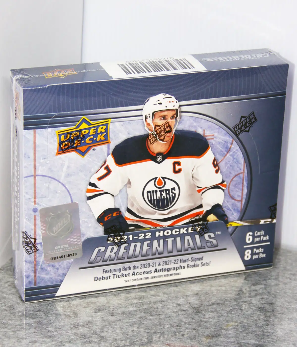 2021 22 Upper Deck Credentials Hockey NHL Hobby Box - stand