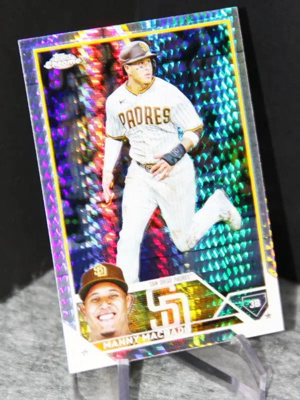 2023 Manny Machado #124 Topps Chrome - stand