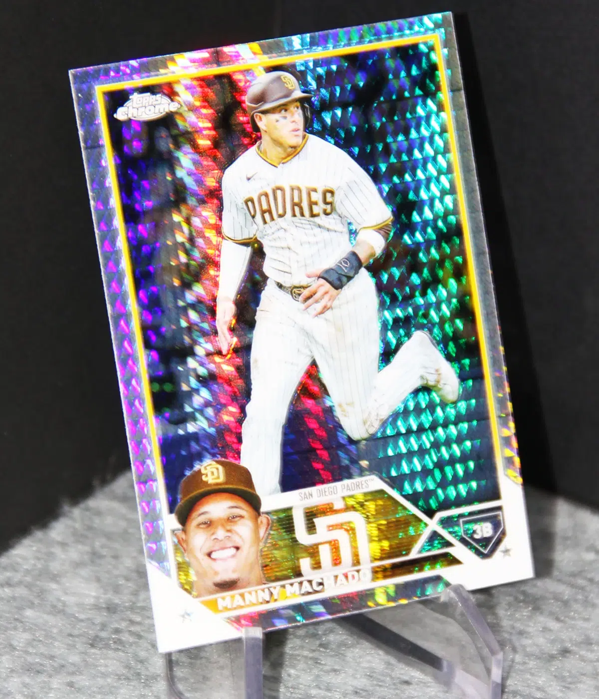 2023 Manny Machado #124 Topps Chrome - stand
