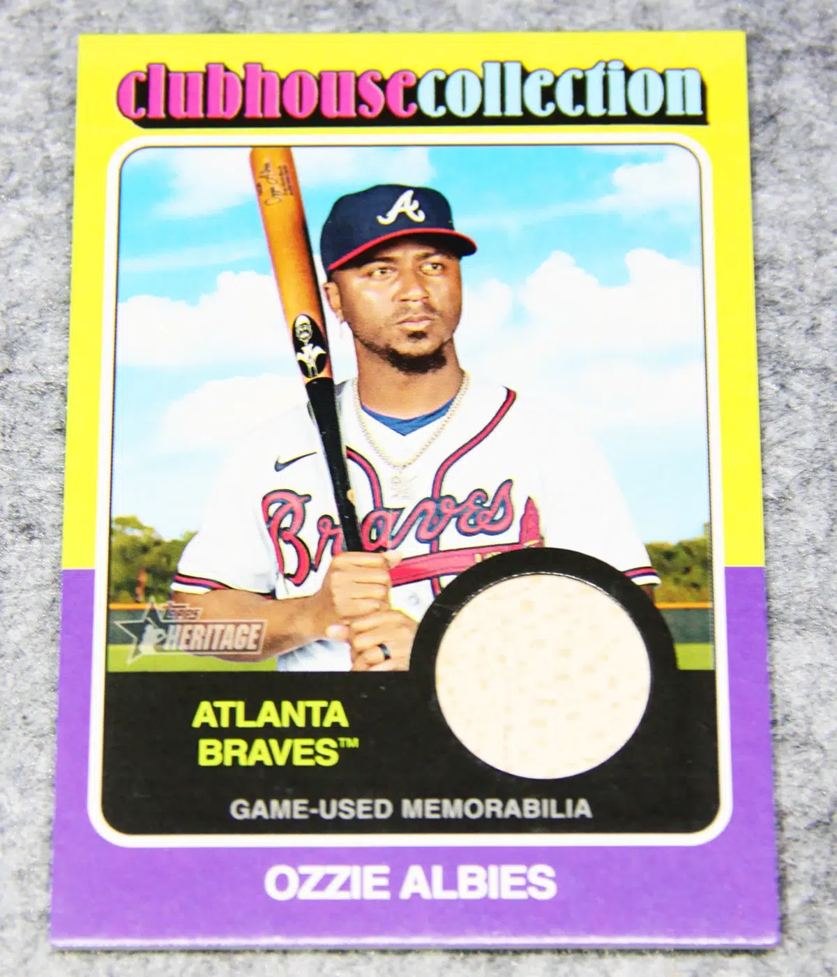 2024 Ozzie Albies #CCR OA Topps Heritage Clubhouse Collection Relic - front