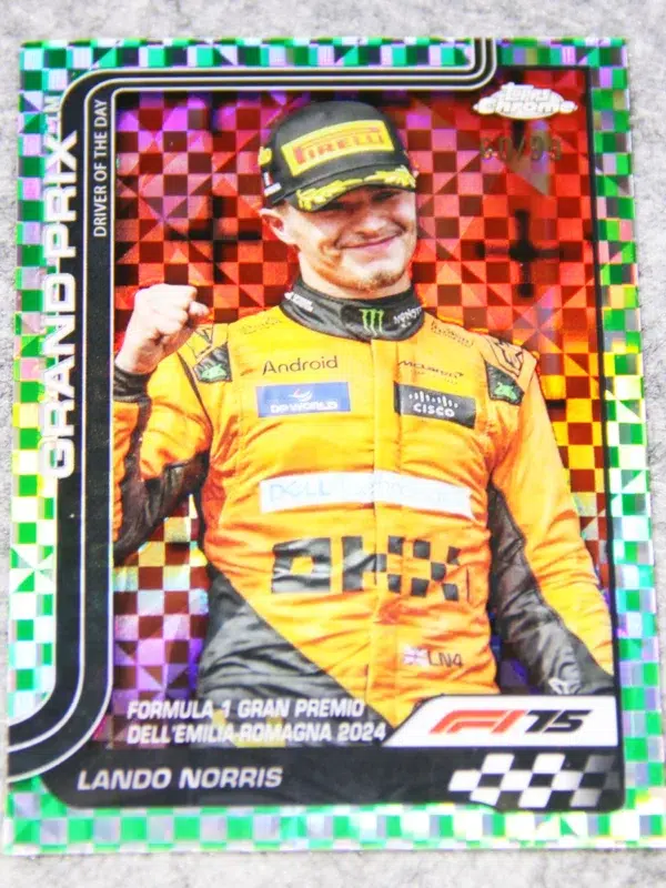 2025 Lando Norris #128 Topps Chrome Formula 1 Grand Prix Driver of the Day Green Checker Flag Refractor of 99 - front